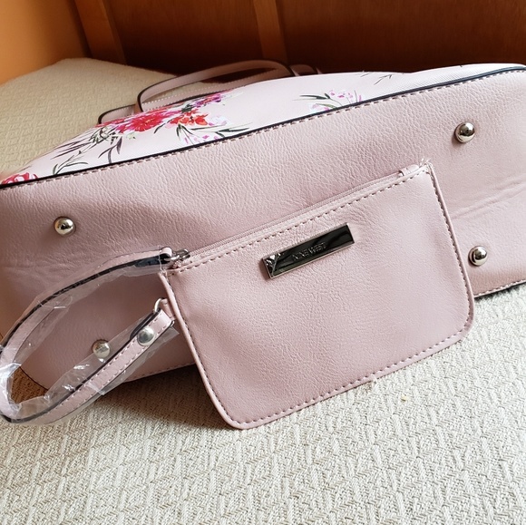 HOST PICK!! ⚘⚘⚘ Nine West Tote - Picture 5 of 8